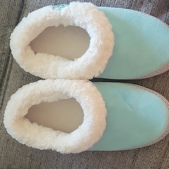 Ariat slippers - Picture 1 of 4